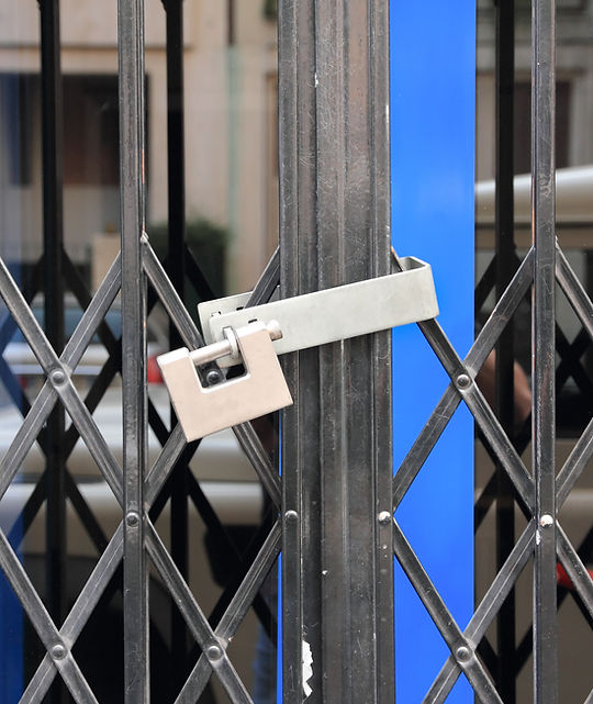 Roller shutter and secure entrance project